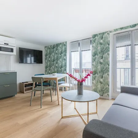 Apartment Grands Boulevards 42 Paris