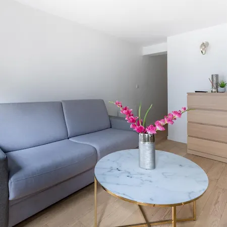 Apartment Grands Boulevards 42 Paris