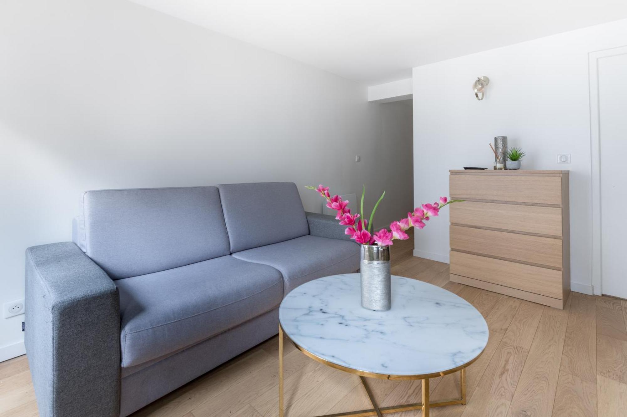 Apartment Grands Boulevards 42 Paris